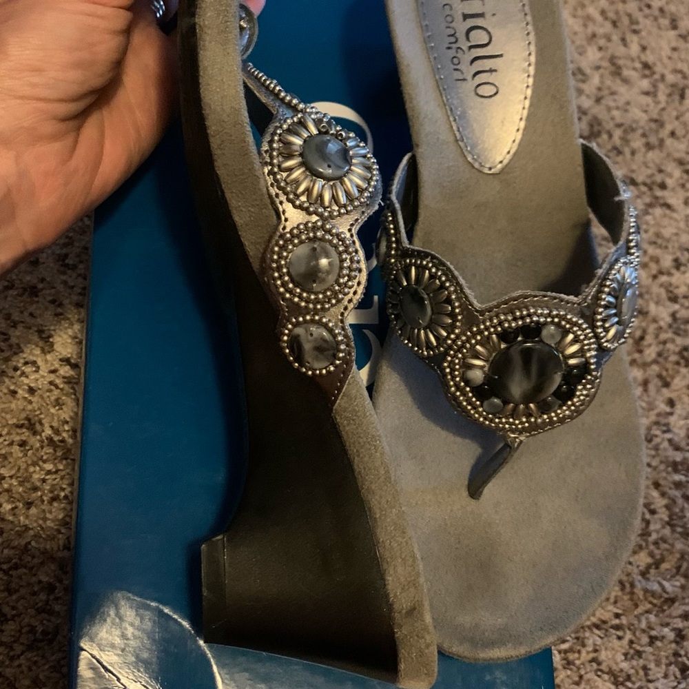 Sandals - Picture 2 of 3